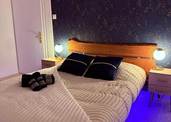 César - Antique 2-3 Pers, Parking, Marché De Noël